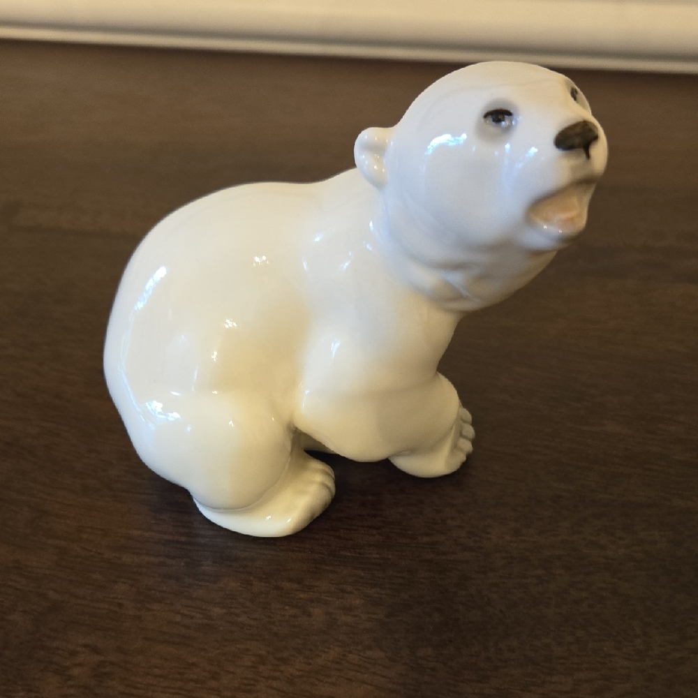 Lomonosov Porcelain Polar Bear Figurine